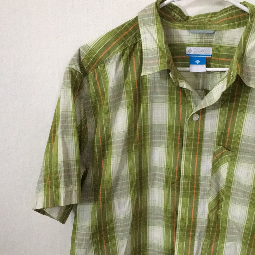 LAST CHANCE!! Men’s Columbia button down - Picture 4 of 8